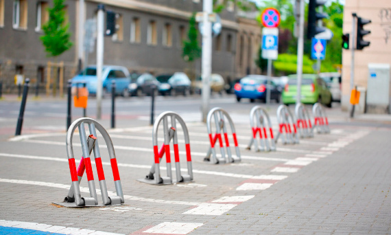 Jak oznaczyć prywatne miejsce postojowe na osiedlu?